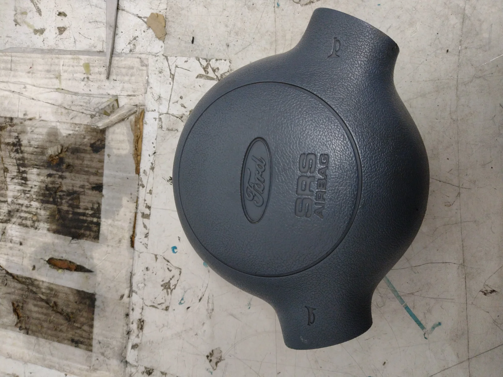 Foto de AIRBAG DELANTERO IZQUIERDO FORD FIESTA BERLINA (DX) 1.8 Diesel CAT (60 CV / 44 KW) referencia 97KBB042B85