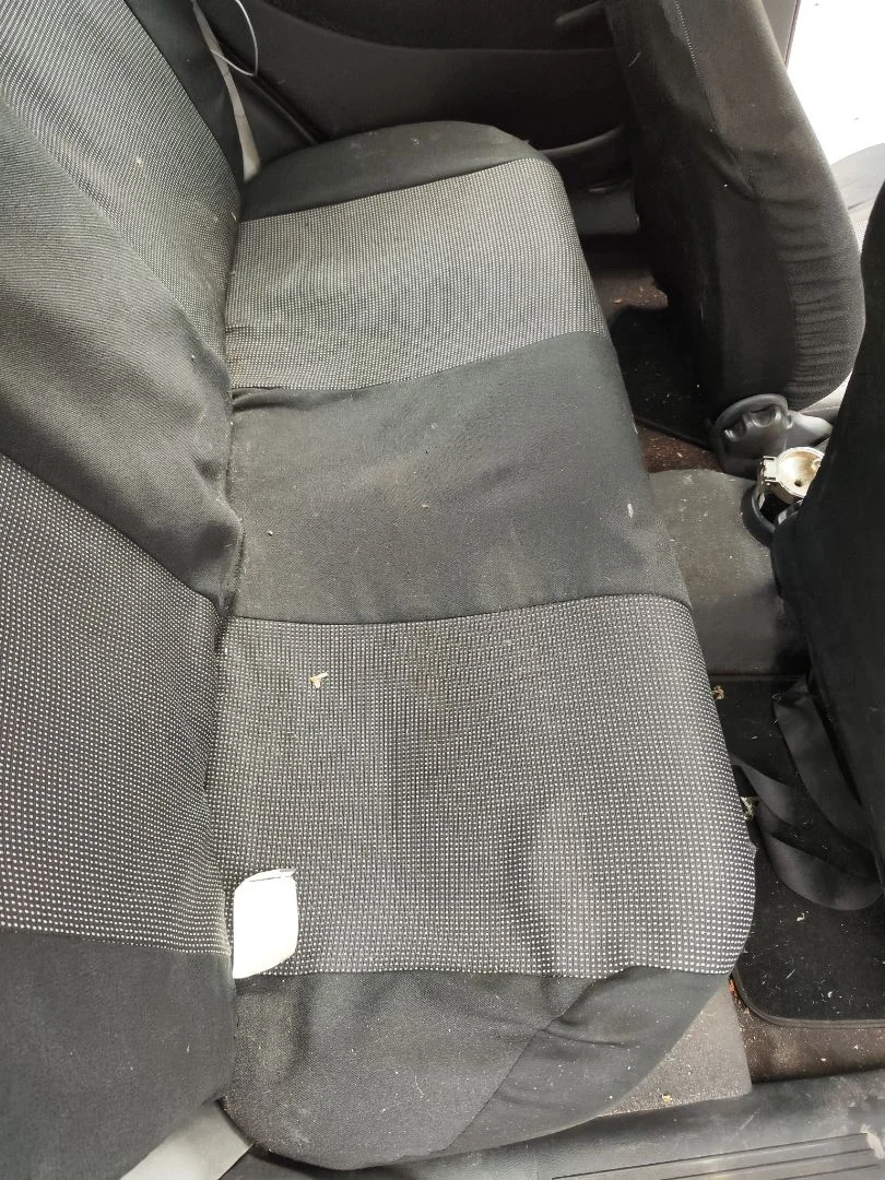 Foto de ASIENTO TRASERO MEDIO OPEL CORSA C 1.2 16V CAT (Z 12 XEP / LB4) (80 CV / 59 KW)