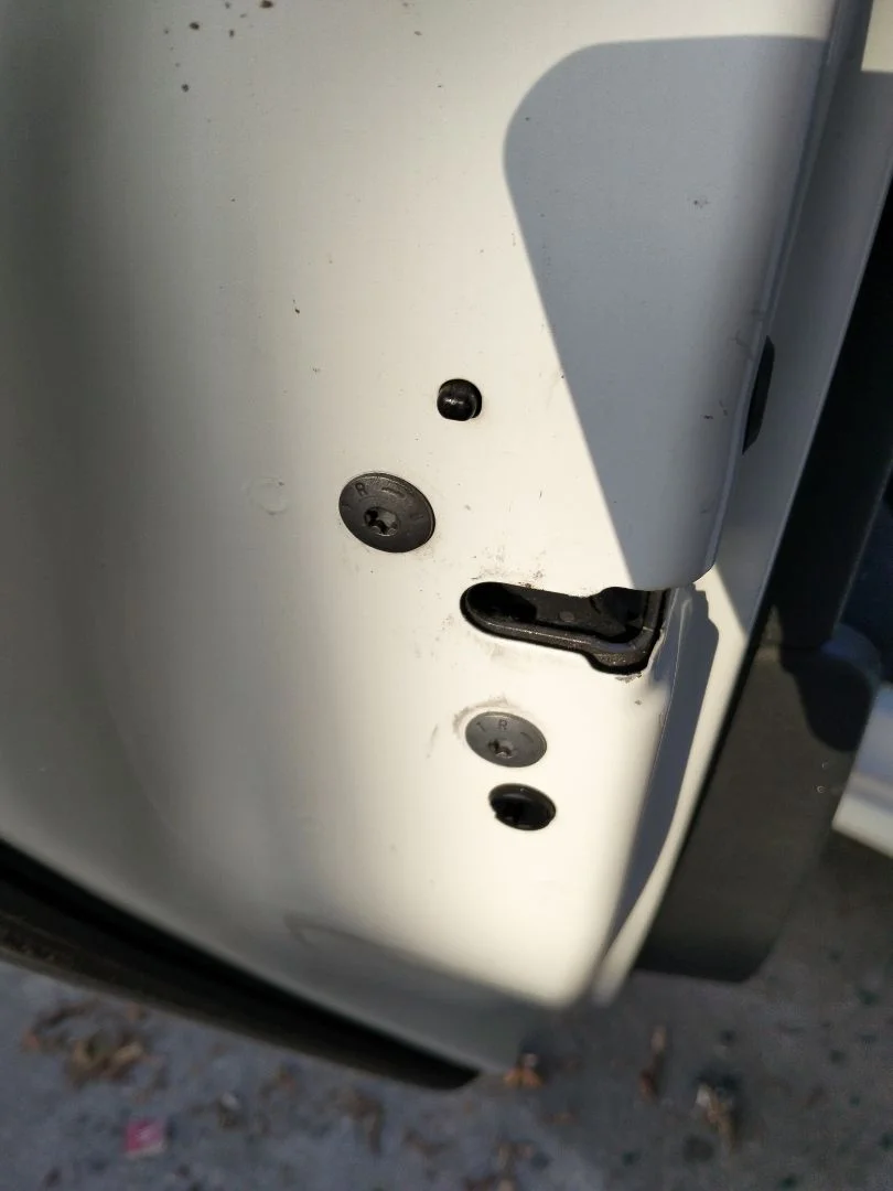 Foto de CERRADURA PUERTA TRASERA IZQUIERDA PEUGEOT 308 SW 1.6 HDi FAP CAT (9HZ / DV6TED4) (109 CV / 80 KW)