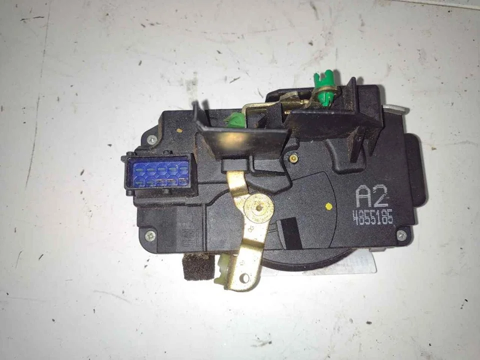 Foto de CERRADURA PUERTA DELANTERA DERECHA SAAB 9-5 BERLINA 3.0 V6 TiD CAT (175 CV / 129 KW) referencia 4855185