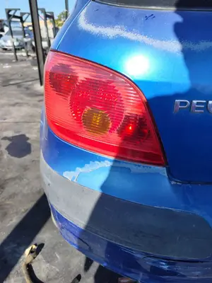Foto de PILOTO TRASERO IZQUIERDO PEUGEOT 307 (S1)(04.2001) 1.6 16V CAT (109 CV / 80 KW) referencia 6350P3