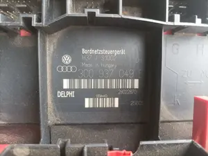 Foto de CAJA RELES / FUSIBLES VOLKSWAGEN GOLF V (1K1)(10.2003) referencia 3C0937049 foto 4