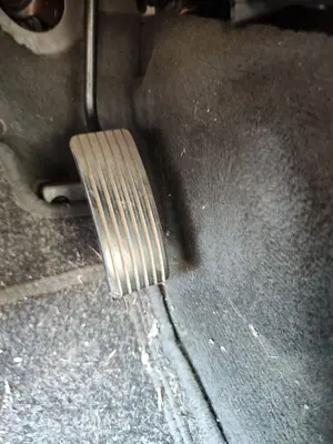 Foto de PEDAL ACELERADOR VOLVO S40 BERLINA 1.6 CAT (109 CV / 80 KW)