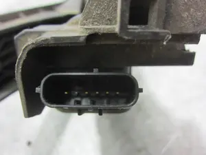 Foto de POTENCIOMETRO PEDAL SEAT LEON (1P1) 1.9 TDI (105 CV / 77 KW) referencia 1K1721503P foto 3