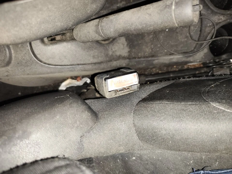 Foto de ENGANCHE CINTURON DELANTERO IZQUIERDO CITROEN C3 PICASSO 1.6 HDi FAP (92 CV / 68 KW) referencia 9687393180