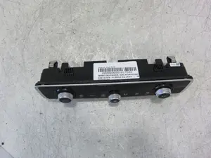Foto de MANDO CALEFACCION / AIRE ACONDICIONADO AUDI A3 SEDÁN (8VM) 2.0 16V TDI (150 CV / 110 KW) referencia 8V0820043M foto 6