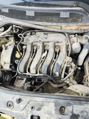 Foto de MOTOR COMPLETO RENAULT MEGANE II BERLINA 5P 1.6 CAT (113 CV / 83 KW) referencia K4M760 foto 2