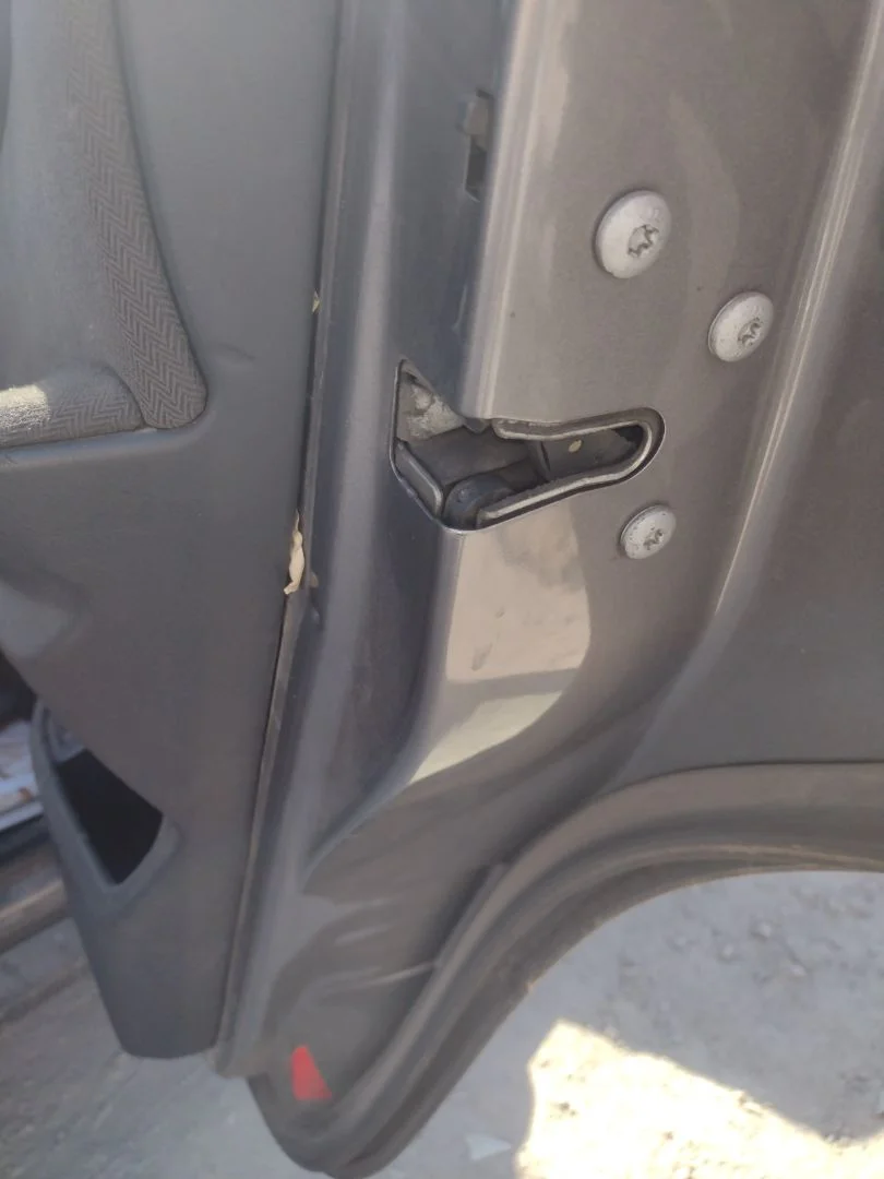 Foto de CERRADURA PUERTA TRASERA DERECHA BMW SERIE X5 (E53) 3.0 Turbodiesel CAT (218 CV / 160 KW)