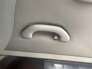 Foto de ASIDERO TECHO TRASERO IZQUIERDO VOLKSWAGEN T5 TRANSPORTER BUS (7H) 2.5 TDI (131 CV / 96 KW)