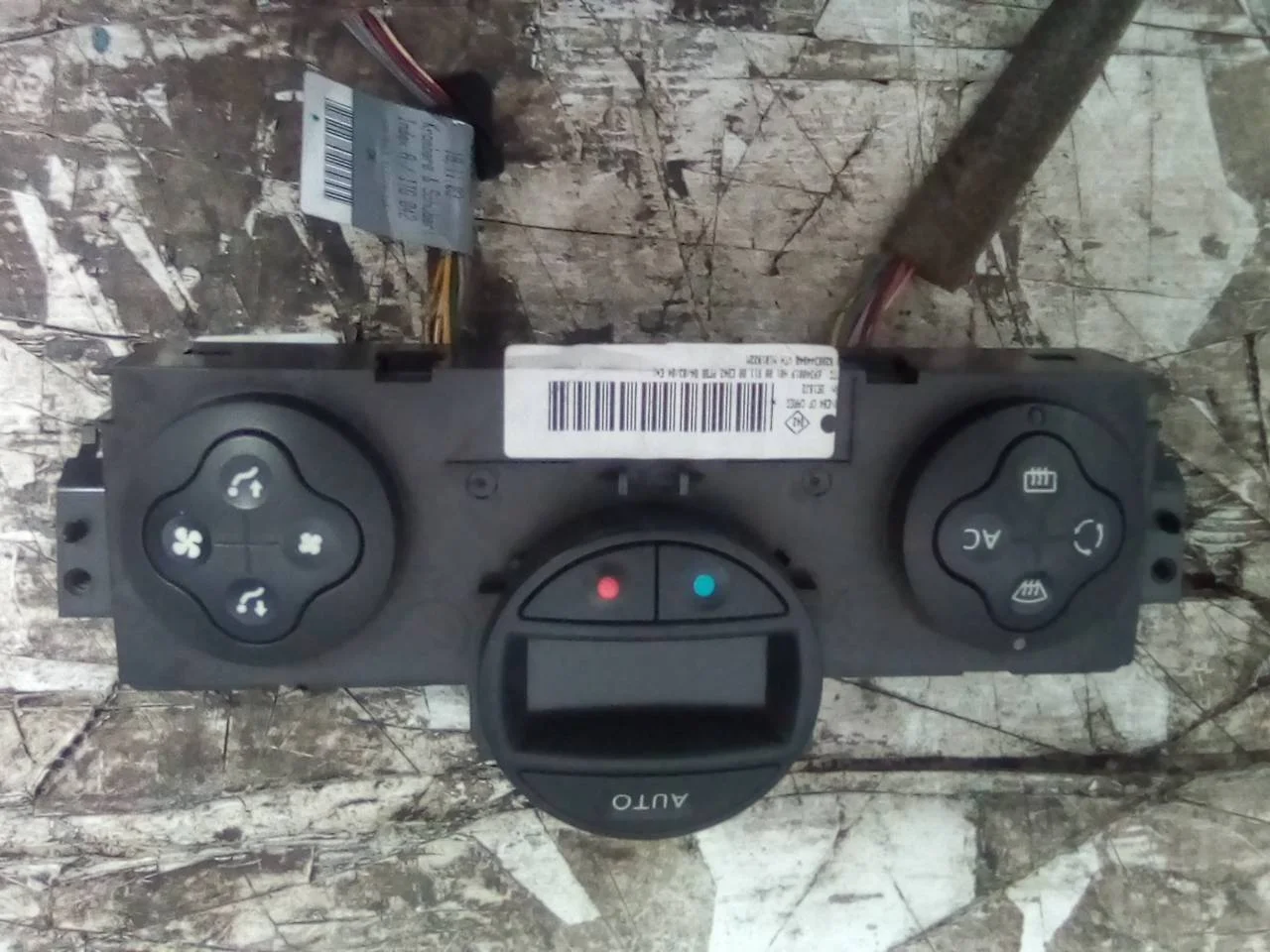 Foto de MANDO CLIMATIZADOR RENAULT MEGANE II BERLINA 5P 1.5 dCi Diesel (82 CV / 60 KW) referencia 8200344840