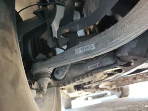 Foto de BRAZO SUSPENSION DELANTERO DERECHO JAGUAR F-PACE 3.0 V6 Diesel CAT (301 CV / 221 KW)