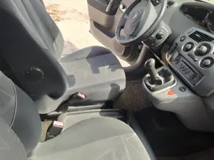 Foto de ENGANCHE CINTURON DELANTERO IZQUIERDO RENAULT SCENIC II 1.5 dCi Diesel (101 CV / 74 KW)