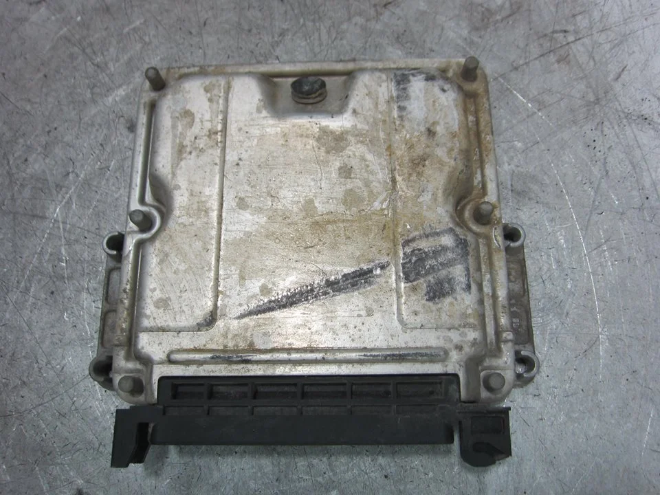 Foto de CENTRALITA MOTOR UCE PEUGEOT 306 3/5 PT. / 4 PT. (S2) 2.0 HDi CAT (90 CV / 66 KW) referencia 9636256980