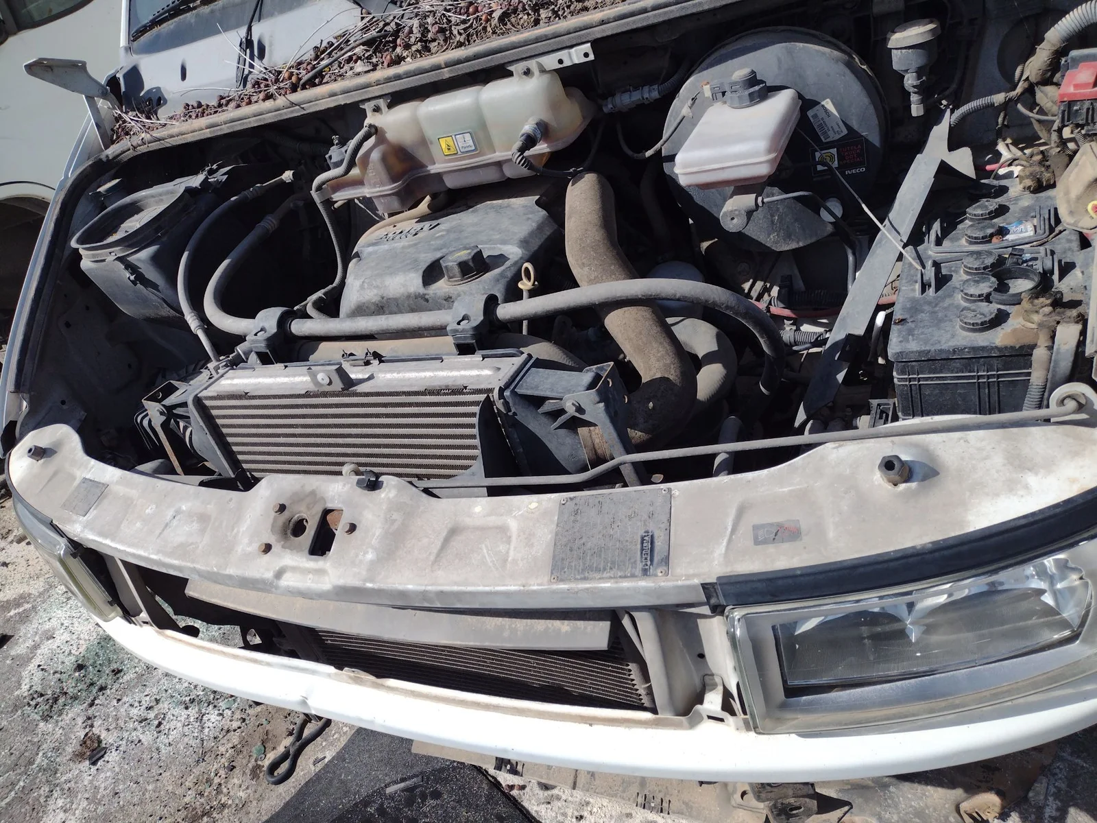 Foto de PANEL FRONTAL IVECO DAILY FURGÓN 2.3 Diesel (97 CV / 71 KW)