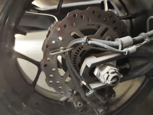 Foto de DISCO DE FRENO TRASERO KAWASAKI ZZR 1400 1441 cm3 - 147.2 kW (0 CV / 0 KW) foto 2