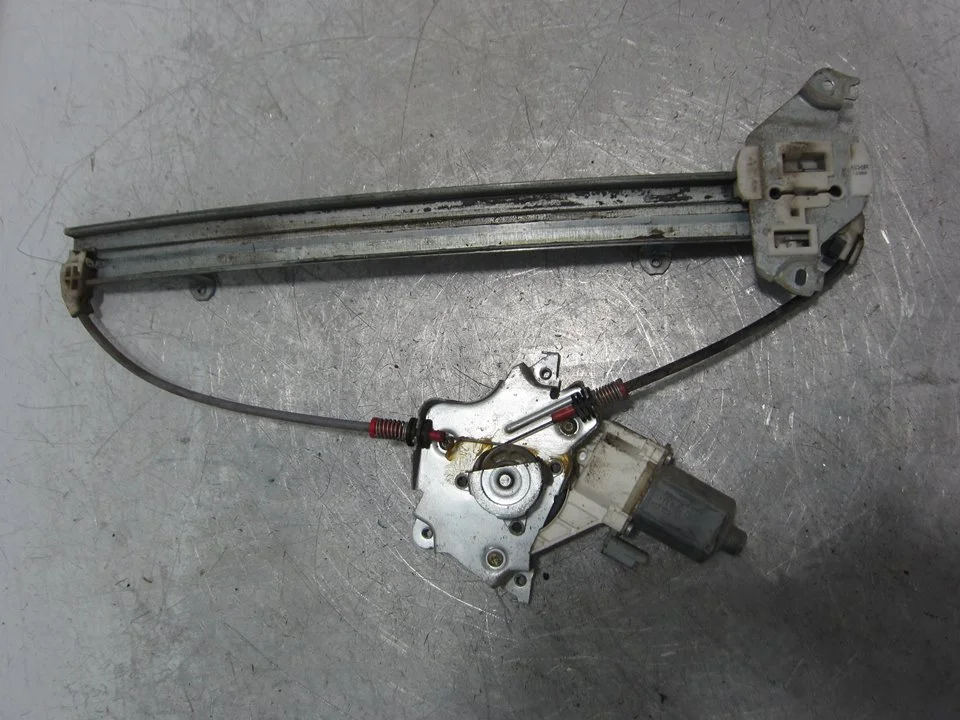 Foto de ELEVALUNAS DELANTERO DERECHO NISSAN MICRA (K12E) referencia 0130822203