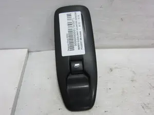 Foto de MANDO ELEVALUNAS DELANTERO DERECHO PEUGEOT 208 1.4 HDi FAP (68 CV / 50 KW) referencia E31436 foto 3