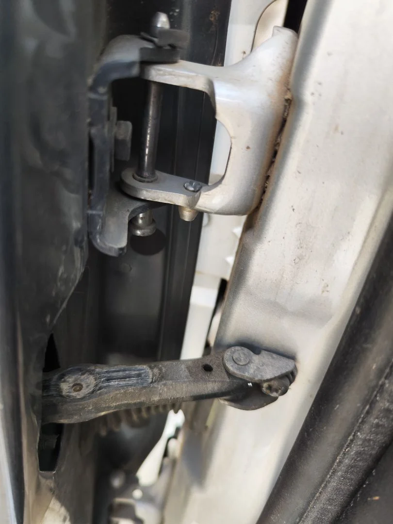 Foto de RETENEDOR PUERTA CITROEN C4 BERLINA 1.6 16V HDi (90 CV / 66 KW)