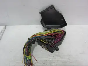 Foto de CAJA RELES / FUSIBLES AUDI A3 (8L) 1.9 TDI (110 CV / 81 KW) referencia 8D1941824 foto 3