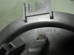 Foto de MOTOR CALEFACCION VOLKSWAGEN GOLF IV BERLINA (1J1)(10.1997) 1.6 (101 CV / 74 KW) referencia H35657880 foto 4