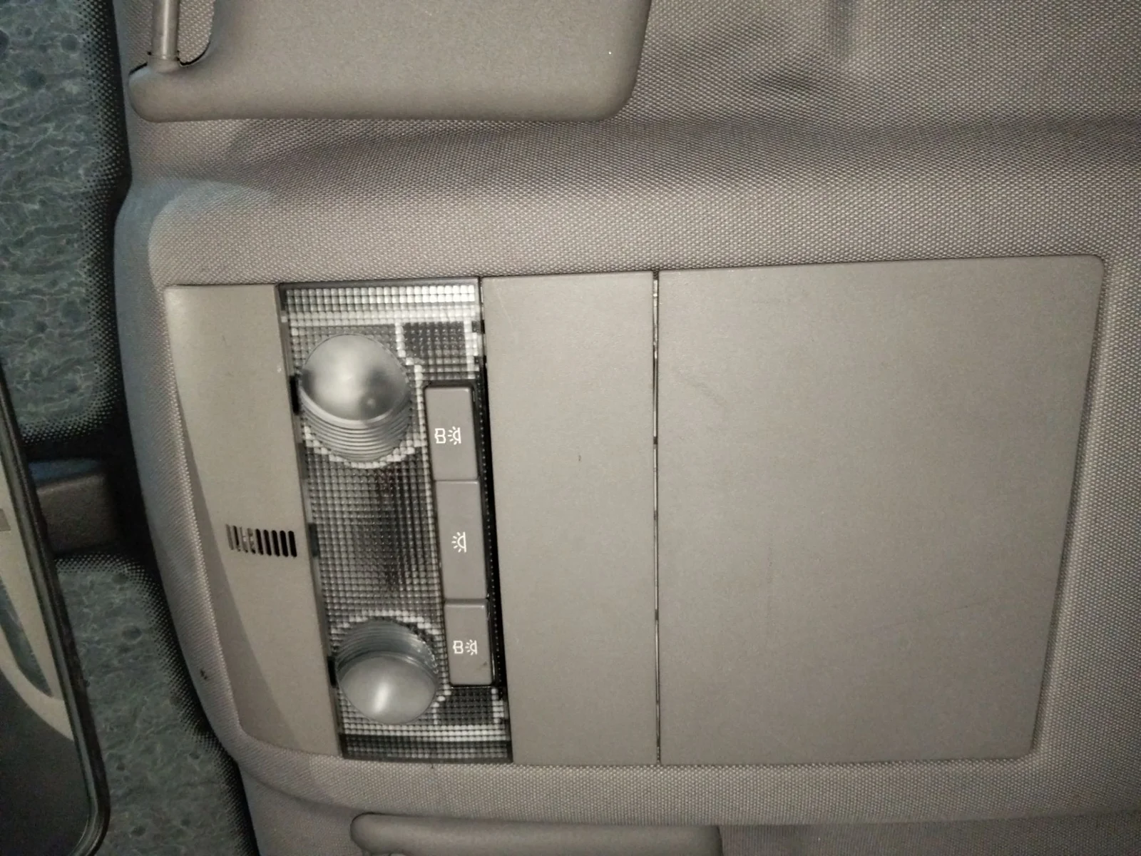 Foto de LUZ INTERIOR OPEL ASTRA H BERLINA 1.3 16V CDTI CAT (Z 13 DTH / L4I) (90 CV / 66 KW)