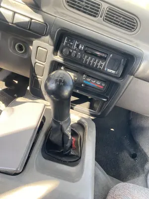 Foto de PALANCA CAMBIO NISSAN SERENA (C23M) 2.3 Diesel (75 CV / 55 KW)