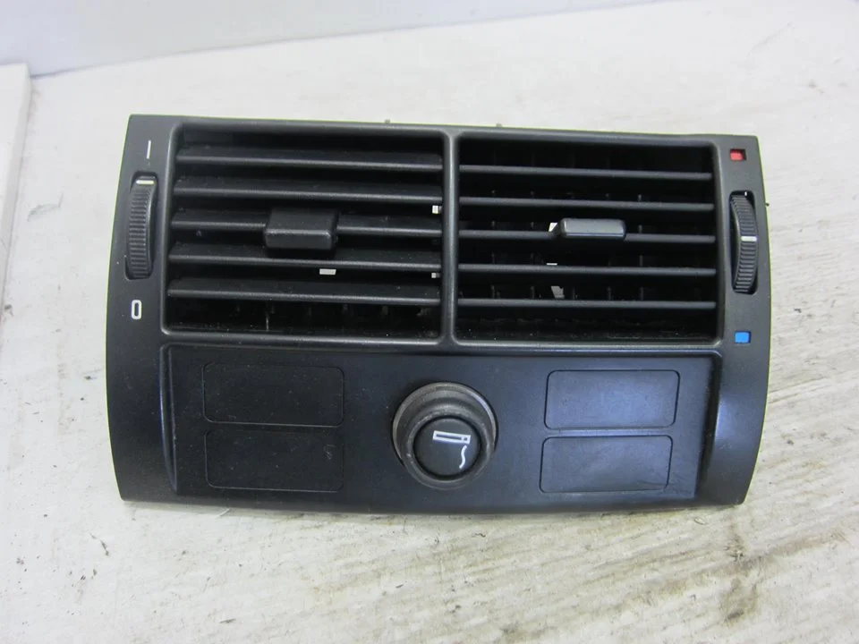 Foto de REJILLA AIREADORA BMW SERIE X5 (E53) 3.0 24V CAT (231 CV / 170 KW) referencia 8409081