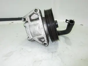 Foto de BOMBA DIRECCION FORD MONDEO BERLINA (GE) referencia 6G913A733 foto 2