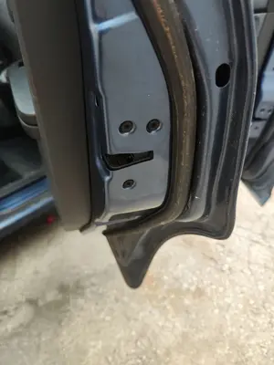 Foto de CERRADURA PUERTA TRASERA DERECHA FORD FOCUS C-MAX (CAP)(2003) 1.6 TDCi CAT (109 CV / 80 KW) referencia 1633148