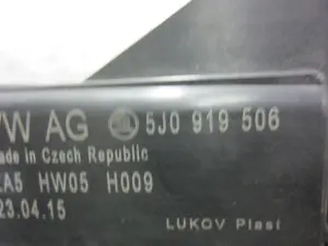 Foto de CAJA PRECALENTAMIENTO SEAT IBIZA BERLINA (6J5) 1.2 TSI (86 CV / 63 KW) referencia 5J0919506 foto 3