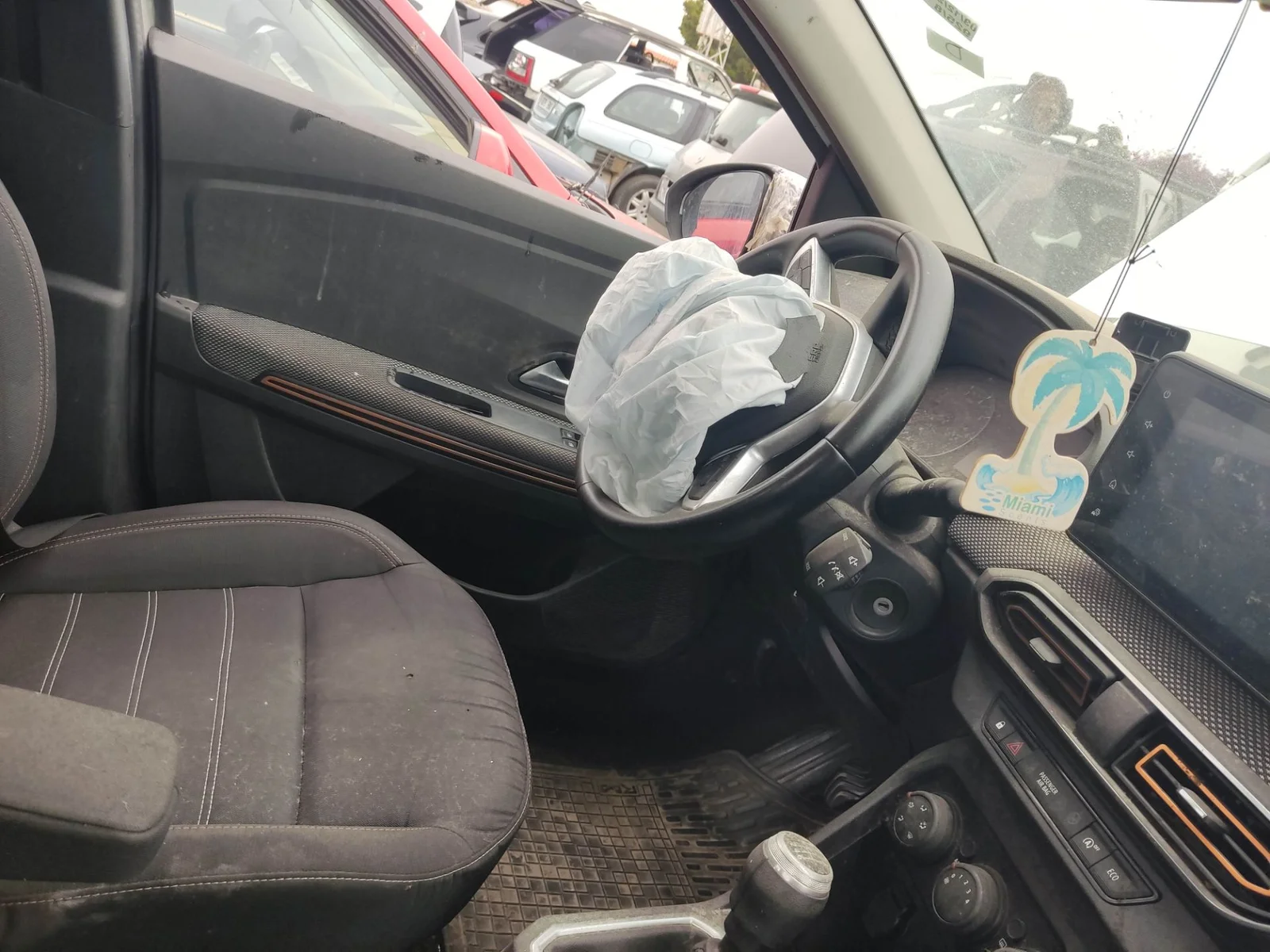 Foto de VOLANTE DACIA SANDERO III 1.0 TCE CAT (91 CV / 67 KW) referencia 484004420R
