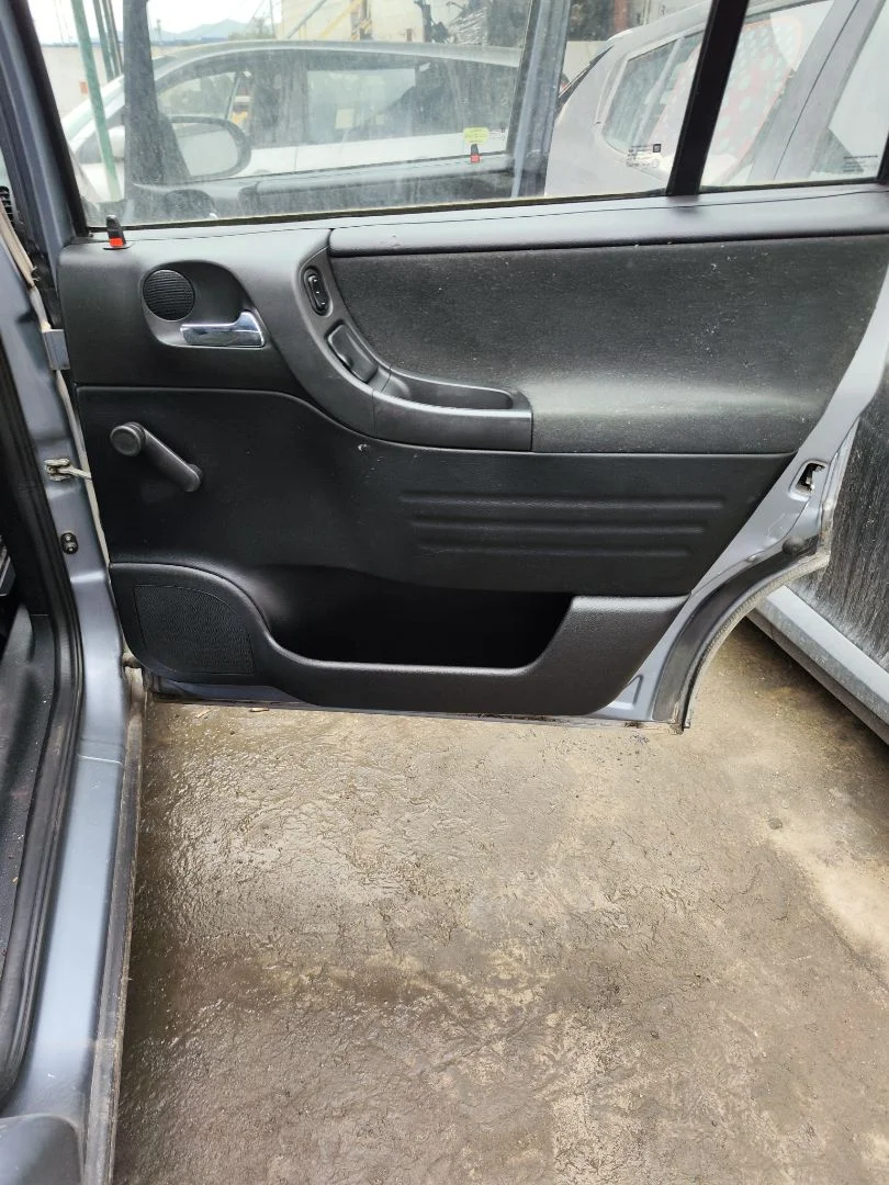 Foto de GUARNECIDO PUERTA TRASERA DERECHA OPEL ZAFIRA A 2.0 DTI (101 CV / 74 KW)