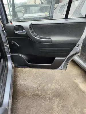 Foto de GUARNECIDO PUERTA TRASERA DERECHA OPEL ZAFIRA A 2.0 DTI (101 CV / 74 KW)