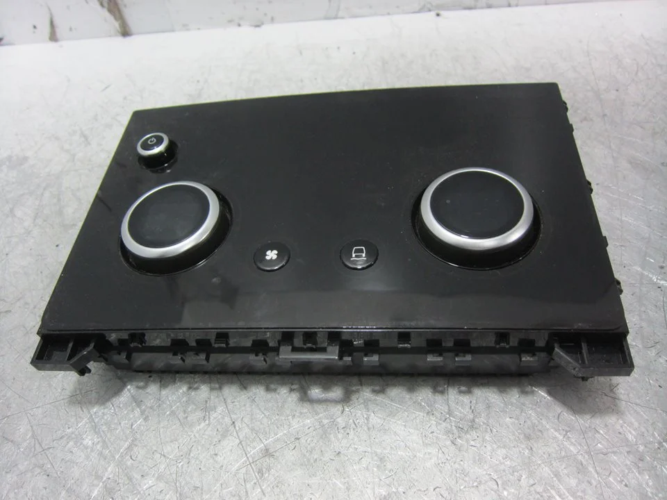 Foto de MANDO CLIMATIZADOR LAND ROVER RANGE ROVER EVOQUE 2.0 Td4 CAT (150 CV / 110 KW) referencia K8D213D734CD