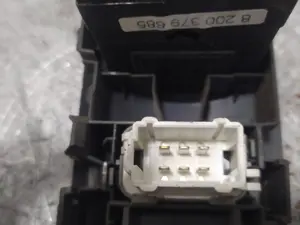 Foto de MANDO REGULACION FAROS RENAULT CLIO III 1.5 dCi Diesel (68 CV / 50 KW) referencia 8200379685 foto 2
