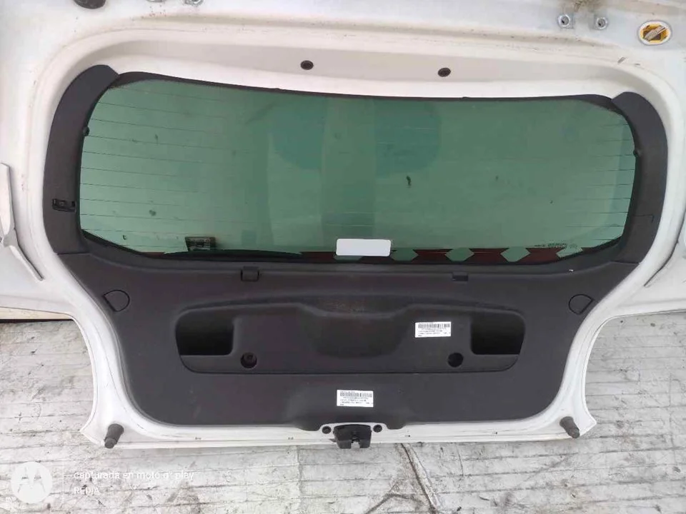 Foto de GUARNECIDO PORTON TRASERO CITROEN DS3 1.6 e-HDi FAP (92 CV / 68 KW)
