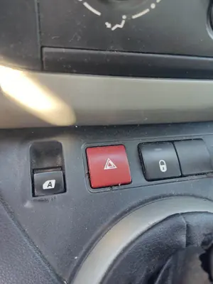 Foto de WARNING PEUGEOT PARTNER TEPEE 1.6 16V HDi CAT (9HT / DV6BTED4) (75 CV / 55 KW)