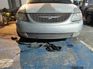 Foto de PARAGOLPES DELANTERO CHRYSLER VOYAGER (RG)