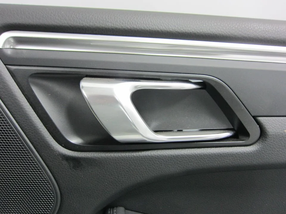 Foto de MANETA INTERIOR TRASERA DERECHA PORSCHE MACAN (95BA) referencia 95B837020
