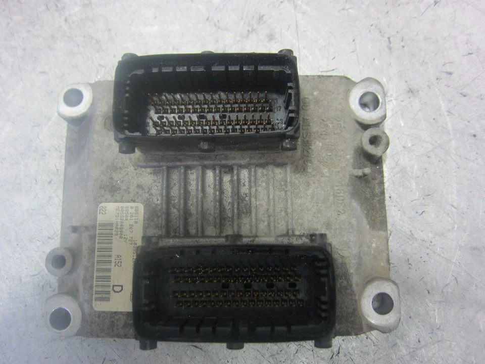 Foto de CENTRALITA MOTOR UCE ALFA ROMEO 147 (190) 1.6 16V CAT (105 CV / 77 KW) referencia ME731HA029