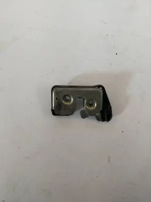 Foto de CERRADURA MALETERO / PORTON VOLKSWAGEN GOLF III (1H1)(11.1991) 1.9 TDI (110 CV / 81 KW) referencia 1H6827505 foto 4