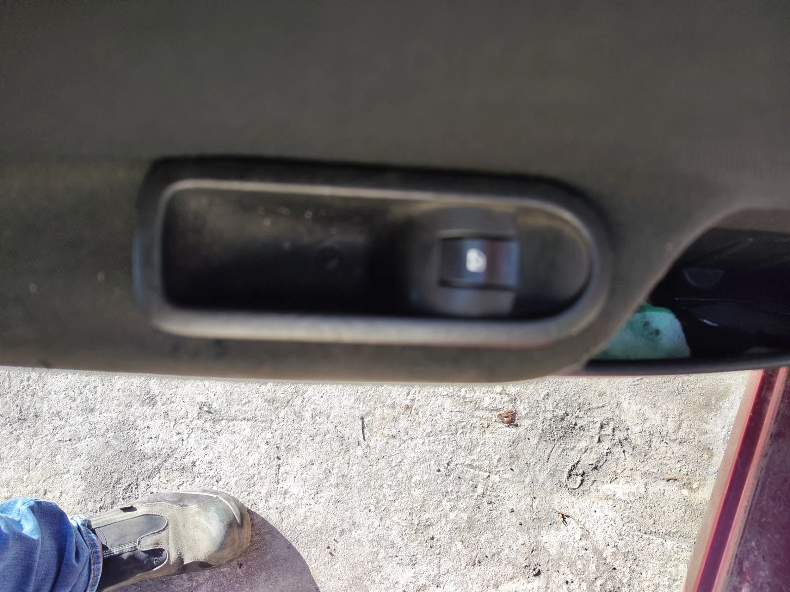 Foto de MANDO ELEVALUNAS TRASERO IZQUIERDO RENAULT MEGANE II BERLINA 5P 1.5 dCi Diesel (106 CV / 78 KW)