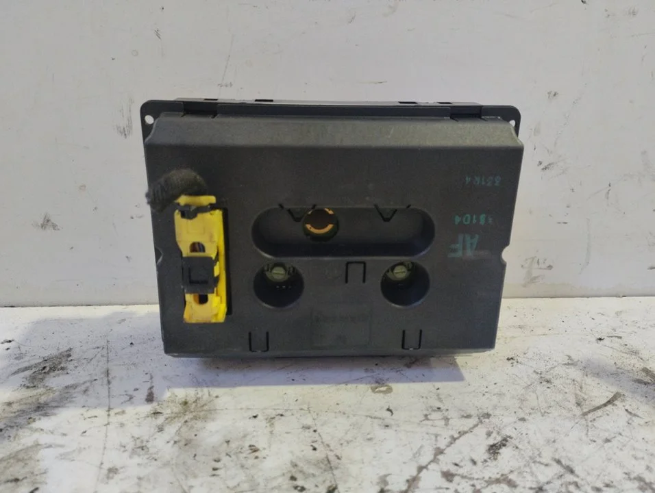 Foto de PANTALLA MULTIFUNCION OPEL ZAFIRA A 2.0 DTI (101 CV / 74 KW) referencia 090589755
