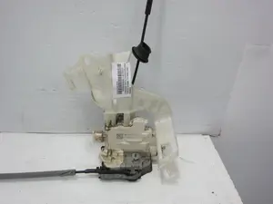 Foto de CERRADURA PUERTA TRASERA IZQUIERDA PORSCHE CAYENNE (TIPO 92A) referencia 8K0839015