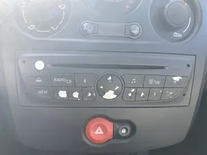 Foto de SISTEMA AUDIO / RADIO CD RENAULT CLIO III 1.5 dCi Diesel (68 CV / 50 KW)