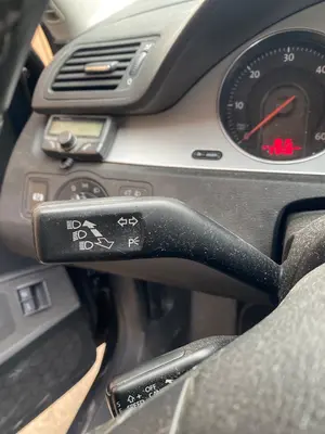 Foto de MANDO LUCES VOLKSWAGEN PASSAT BERLINA (3C2) 2.0 TDI (140 CV / 103 KW) referencia 3C9953513AGFKZ foto 2