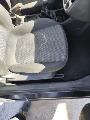 Foto de ASIENTO DELANTERO DERECHO OPEL CORSA D 1.2 16V CAT (Z 12 XEP / LB4) (80 CV / 59 KW)