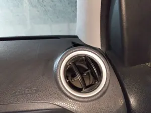 Foto de REJILLA AIREADORA FORD FIESTA (CBK)