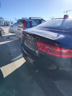 Foto de PORTON TRASERO JAGUAR XE 2.0 Turbo CAT (200 CV / 147 KW) referencia C2Z18986 foto 3