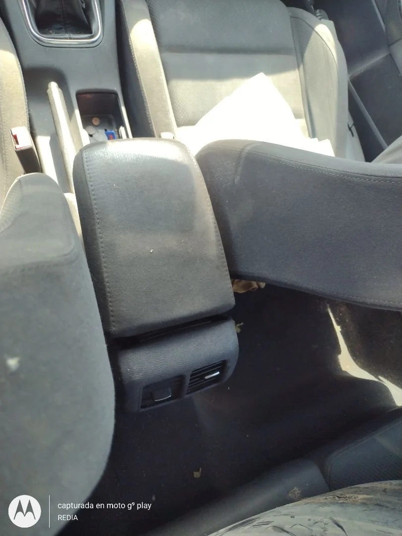 Foto de APOYABRAZOS CENTRAL VOLKSWAGEN GOLF V (1K1)(10.2003) 2.0 TDI (140 CV / 103 KW)